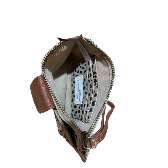 Leopard Wristlet - Picture 5 of 6